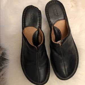 Clog style shoes born